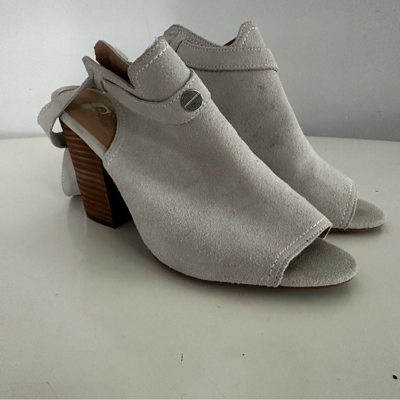 Joe's Jeans Cream Peep-Toe Heels - Picture 1 of 6